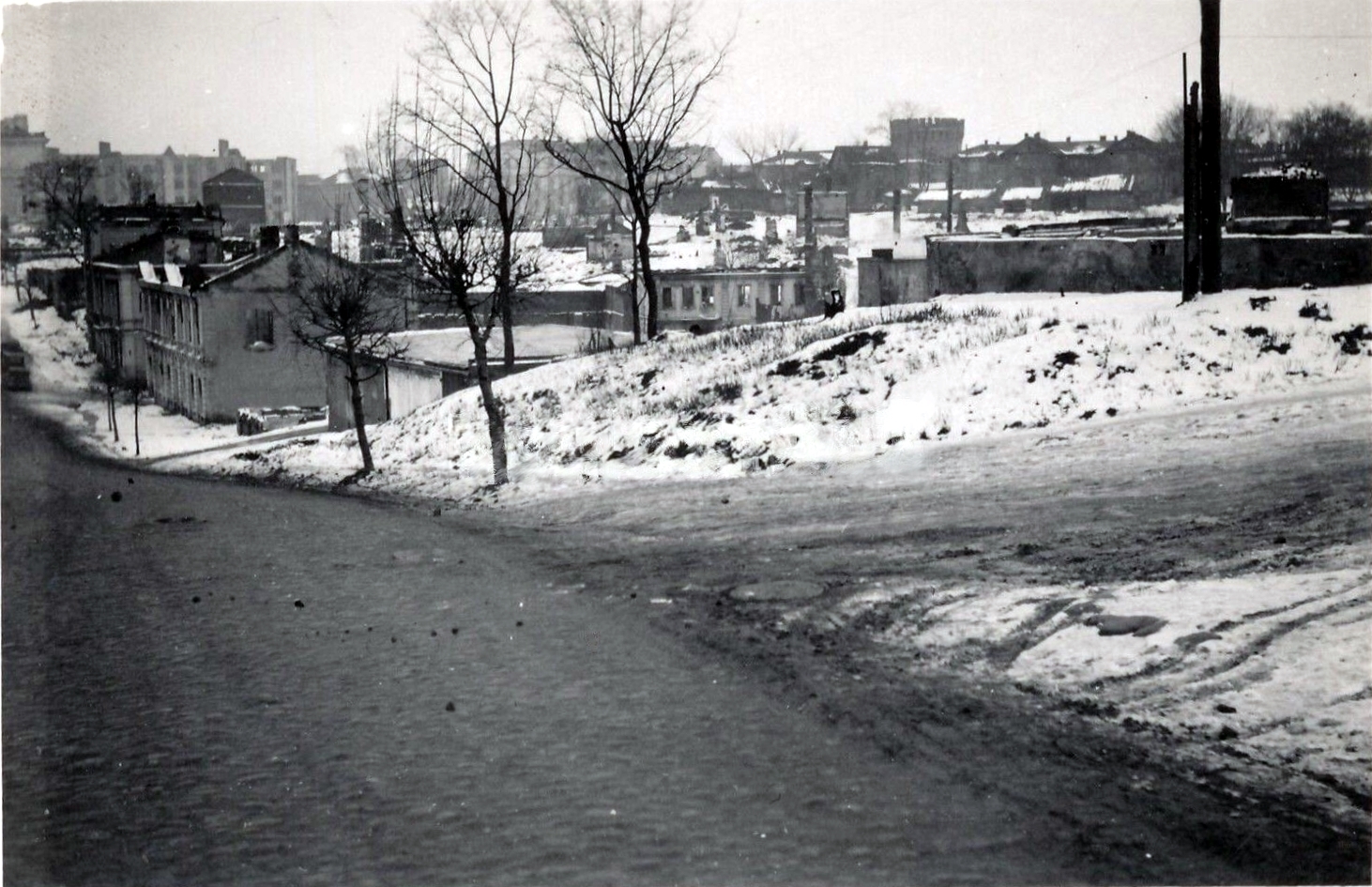 Foto Häuser Ruinen einer vernichteten Stadt im Osten ! Wehrmacht Ostfeldzug.jpg