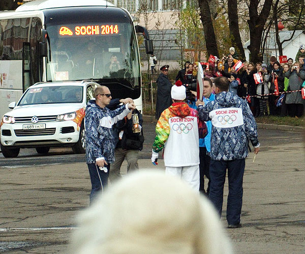 Лампадка с огнём пряталась в машине