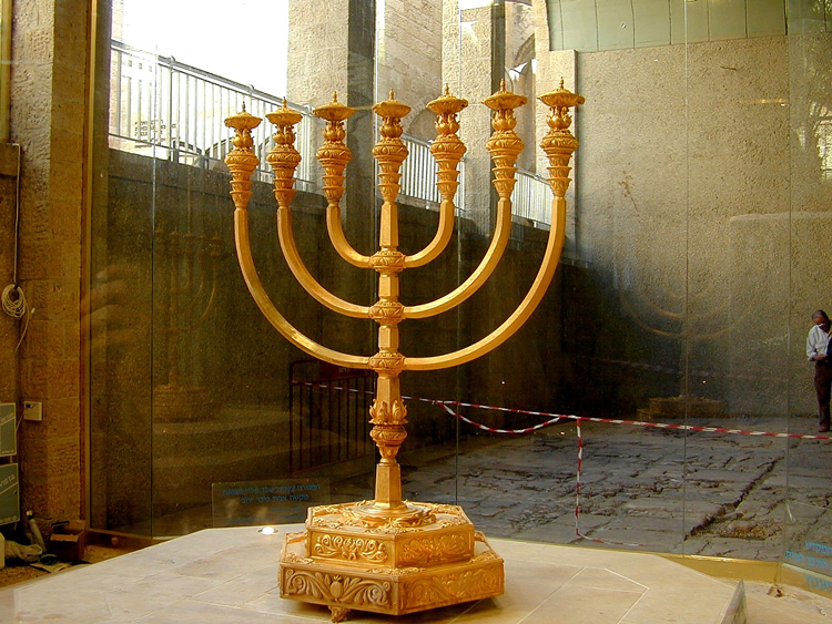 Golden-menorah-in-Jewish-Qu.jpg