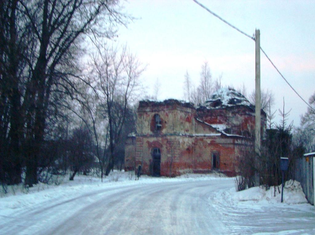 Руины храма в Михновке