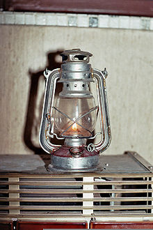 220px-Petroleumlampe01.jpg