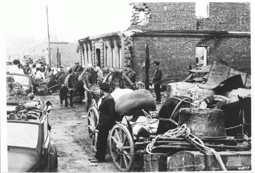 Не пойму где, но подписано было &quot;Смоленск&quot;. Все фотографии из одного источника